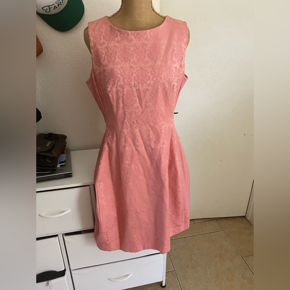 Elegant Pink Sleeveless Dress